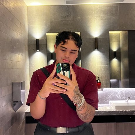 tatouages ​​blonds onlyfans pornographique galerie