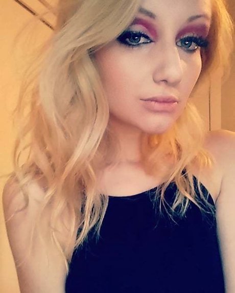 Carmen Lexus modèles nus image