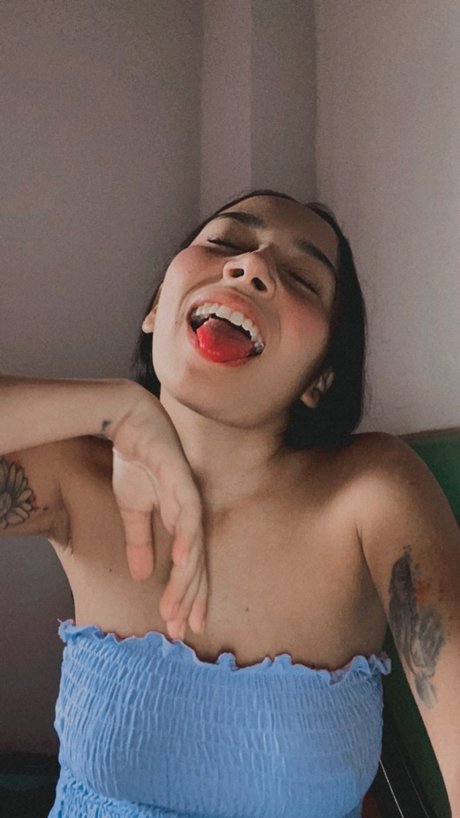 Alle fille petite_ modèle gratuit image