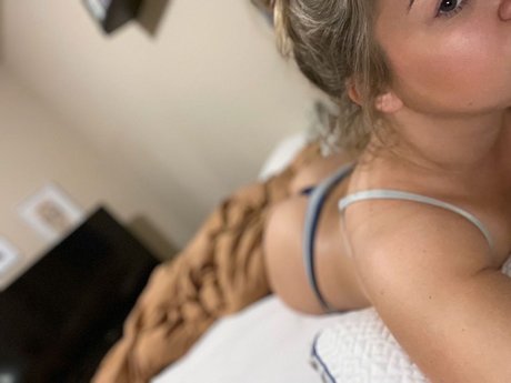 Adi actrice érotique img