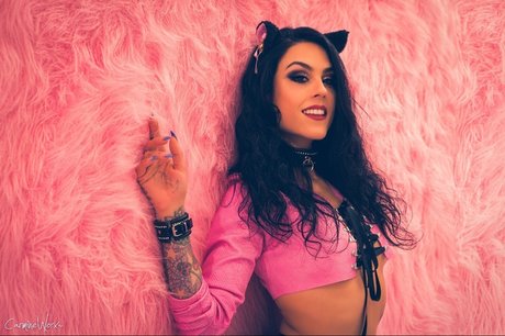 Deadlysin star pornographique galerie