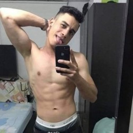 Nelson Suarez modèle de sexe img