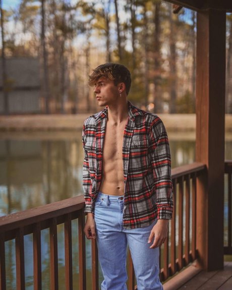 milf aux cheveux noirs onlyfans qualité supérieure images