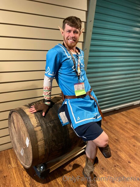 Nic Phenix actrice chaude photos