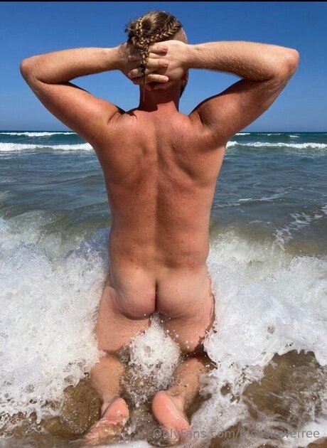 Nicos lowe étoile exclusive photo