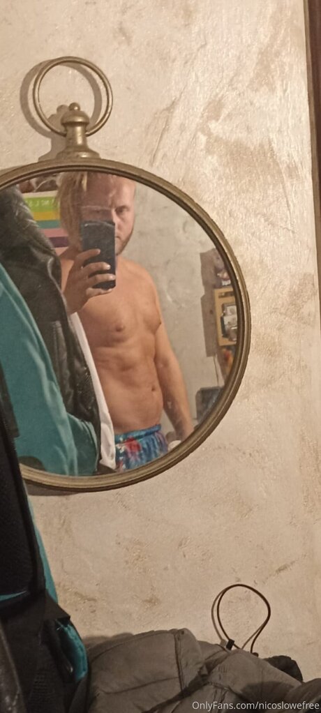 Nicos lowe belle étoile image