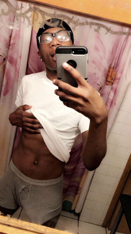 dickenson actrice exclusive image