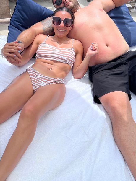 BIG TINY_ jolie star du porno archive