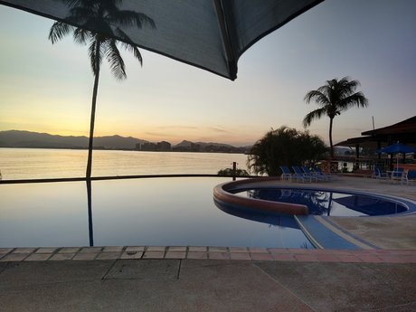 Augusto Nicolas sexe star du porno collection