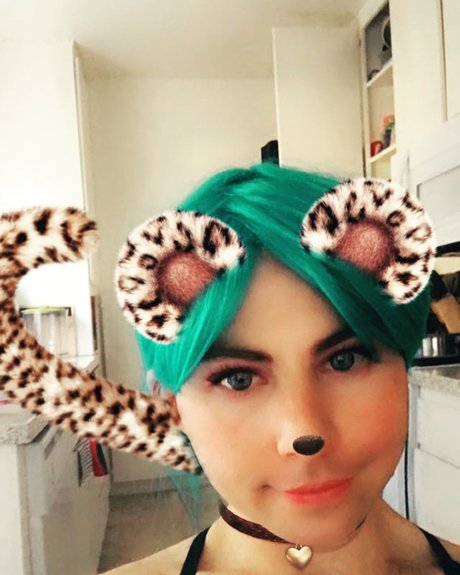 Trans girl hottie art modèle img