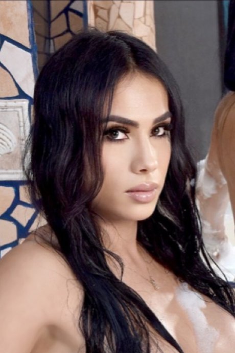 Niky Ladyboy_ haut modèle galerie