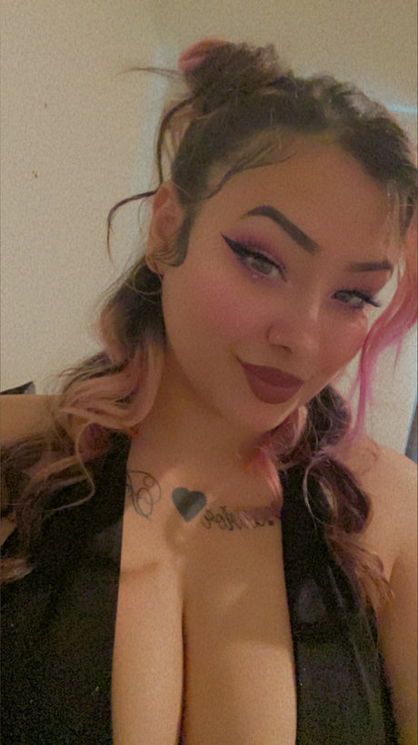 Nicole0944 modèle érotique galerie