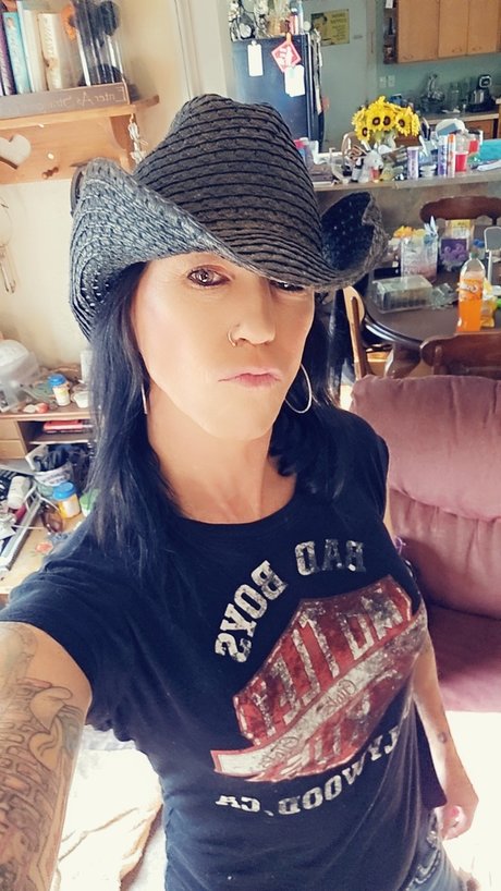 Nikki VonSixxx modèle meilleur image