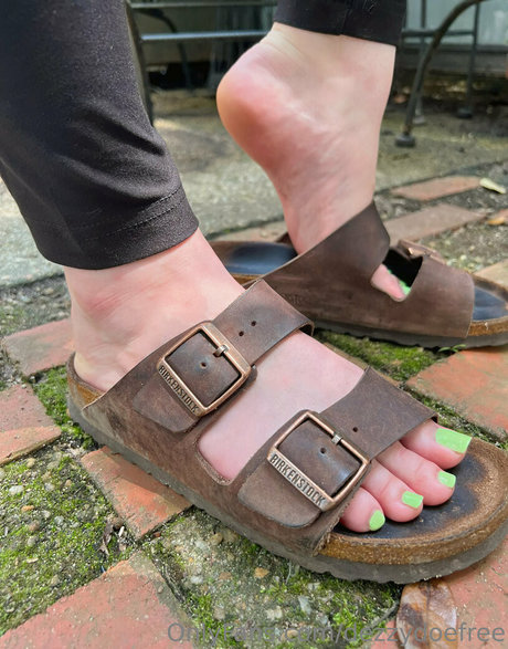 dezzydoefree actrice sexy galerie