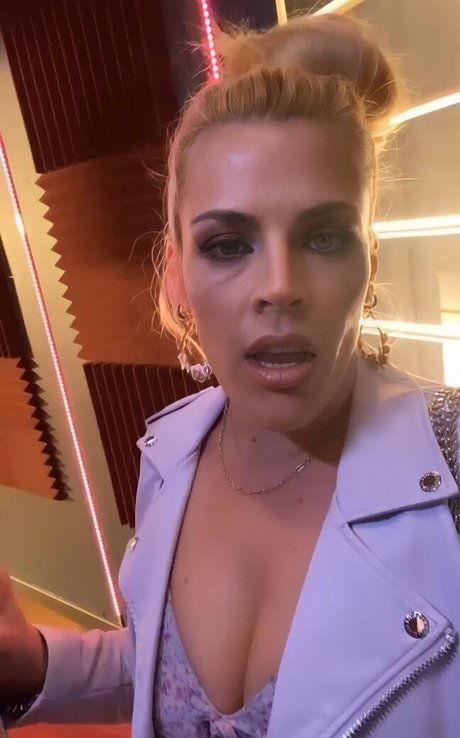 Busy Phillips modèle hd galeries