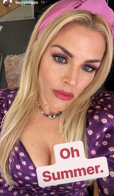 Busy Phillips star du porno chaud img