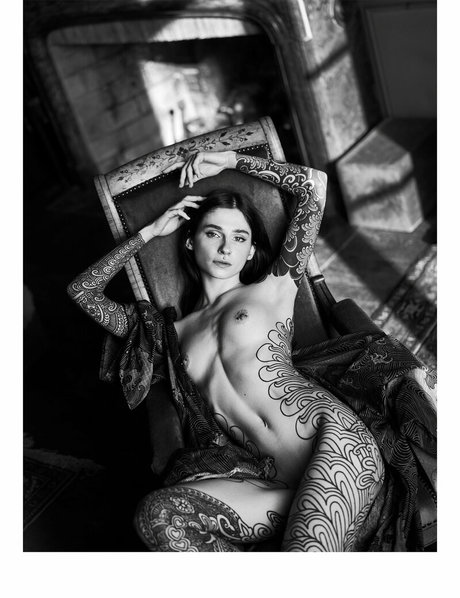 Noemie Doragon star du porno parfaite images