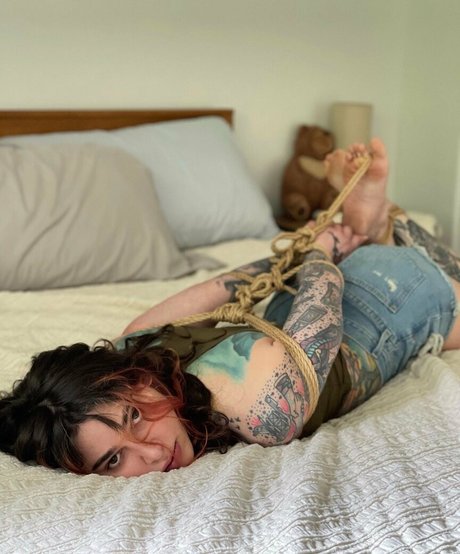 mamelons gonflés onlyfans chaud et sexy img