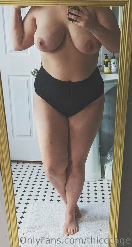 thicccage modèle adulte images