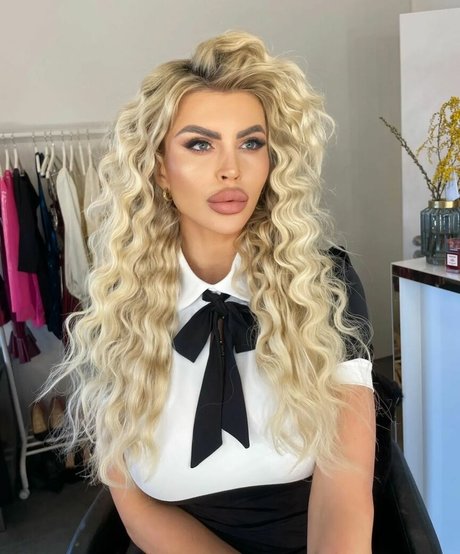 Lela Ceterova étoile nue image