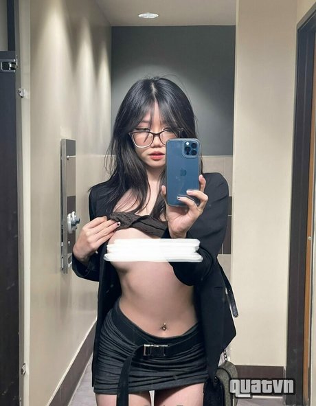 Aryminh modèle pornographique galeries