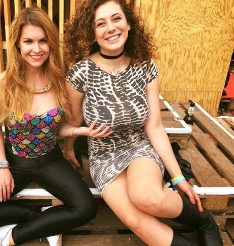 Leila Lowfire meilleure star du porno image