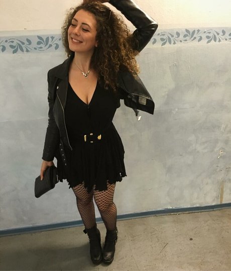 Leila Lowfire star du porno exclusive photos