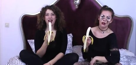 Leila Lowfire modèle sexy img