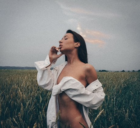 Anastasia Steklova étoile sympa archive