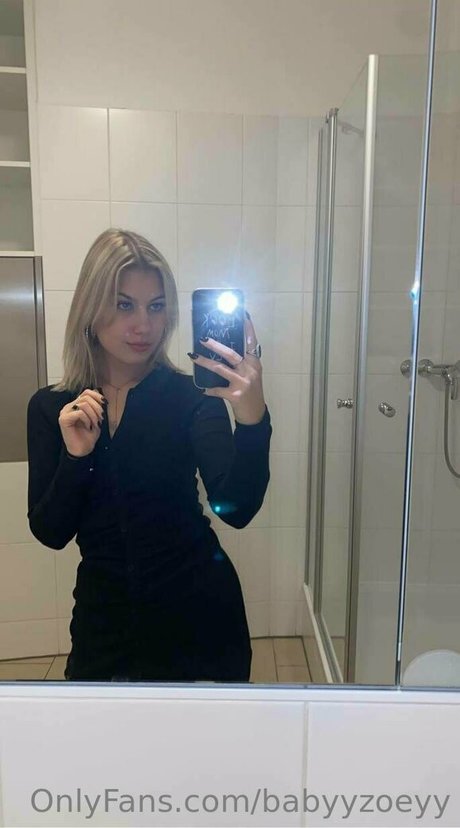 babyyzoeyy actrice adulte image