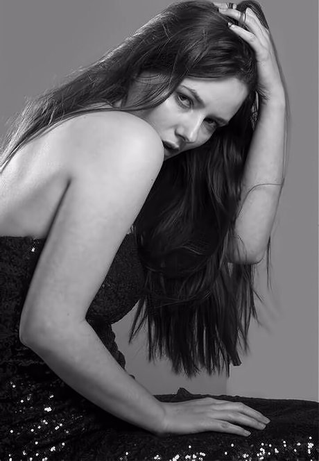 Ash Millman modèle de haute qualité photos