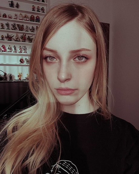 Agnese Innocente étoile exclusive images