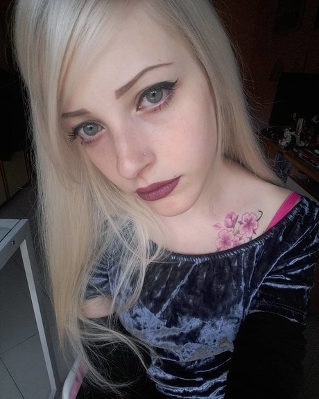 Agnese Innocente étoile de l'art galerie