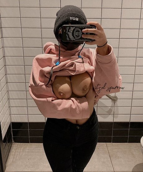 itzel2002free belle actrice photo