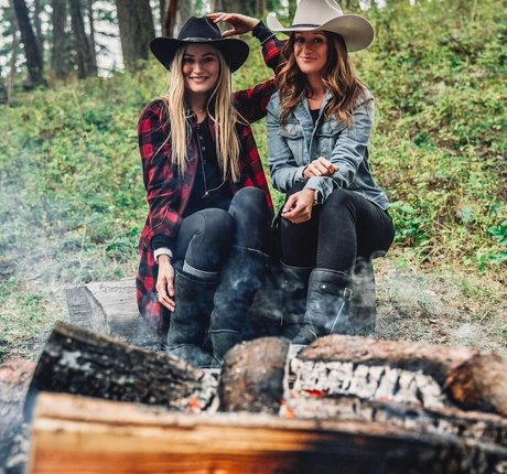 iJustine mannequin image