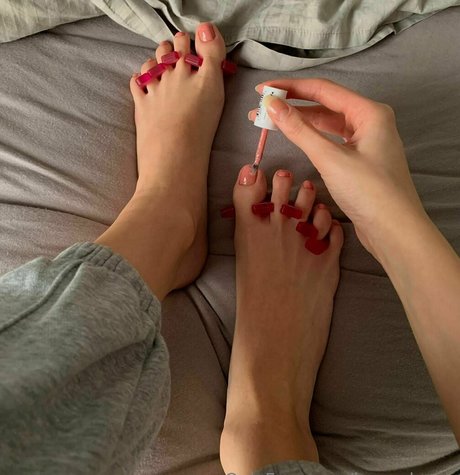 lauraaloove star exclusive img