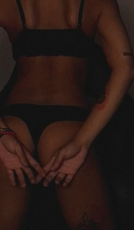 Bia Miyuki actrice pornographique collection