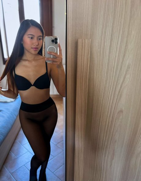 maythai étoile nue photo