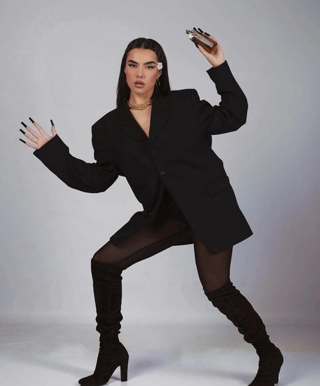 Marta Sango modèle de sexe photos