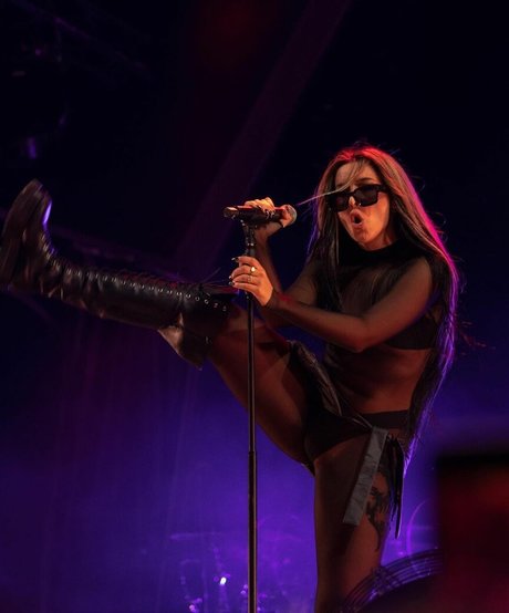 Lola Indigo jolie star du porno photo