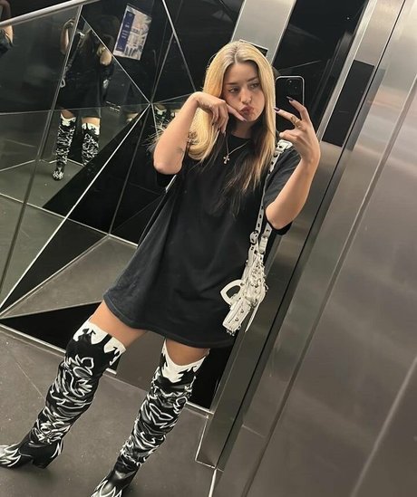 Lola Indigo star du porno gratuit galeries