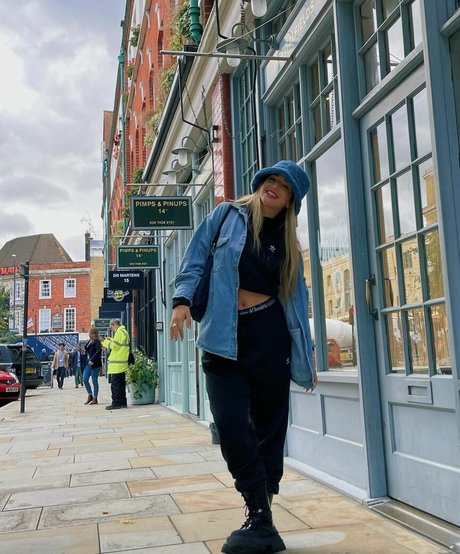 Lola Indigo star pornographique galerie