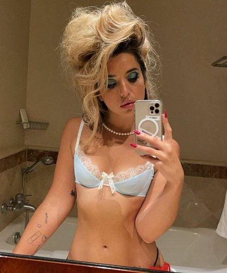 Lola Indigo actrice adulte img