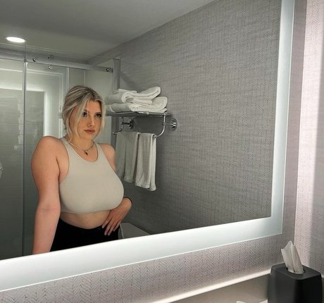 Anabel Kloe Lamarche actrice chaude photos