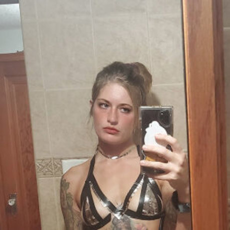 Mikayla Raines modèle sexy galeries