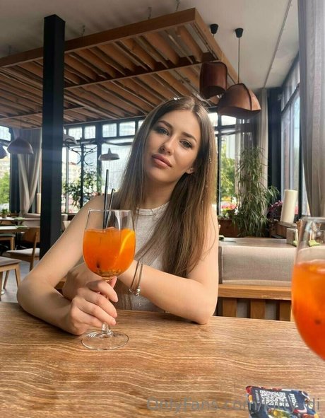 kitty di actrice adulte galeries