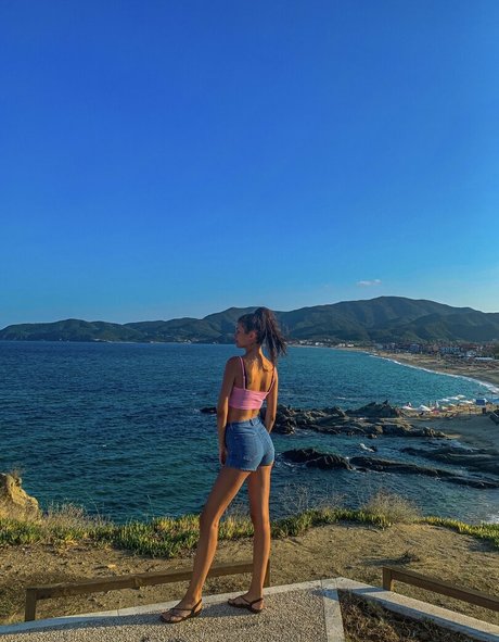 nicolefreee modèle gratuit image