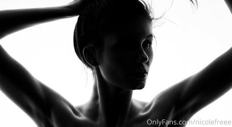 nicolefreee modèle xxx collection