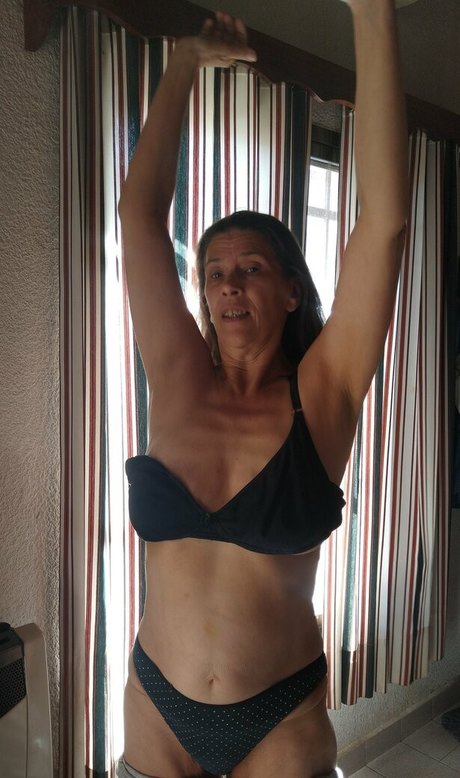 aloneruth actrice pornographique galerie