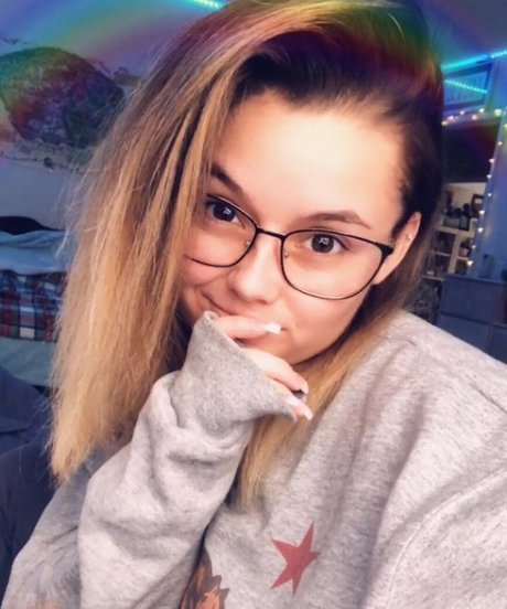 Mally Mouse modèle sexy photos